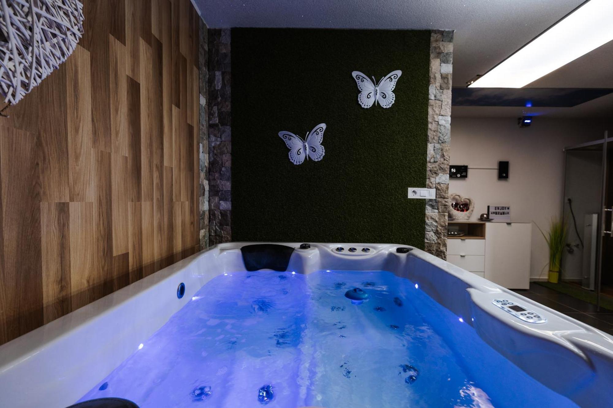 Tanja S Holiday Home In Nature With Sauna And Hot Tub Gorica pri Slivnici Extérieur photo