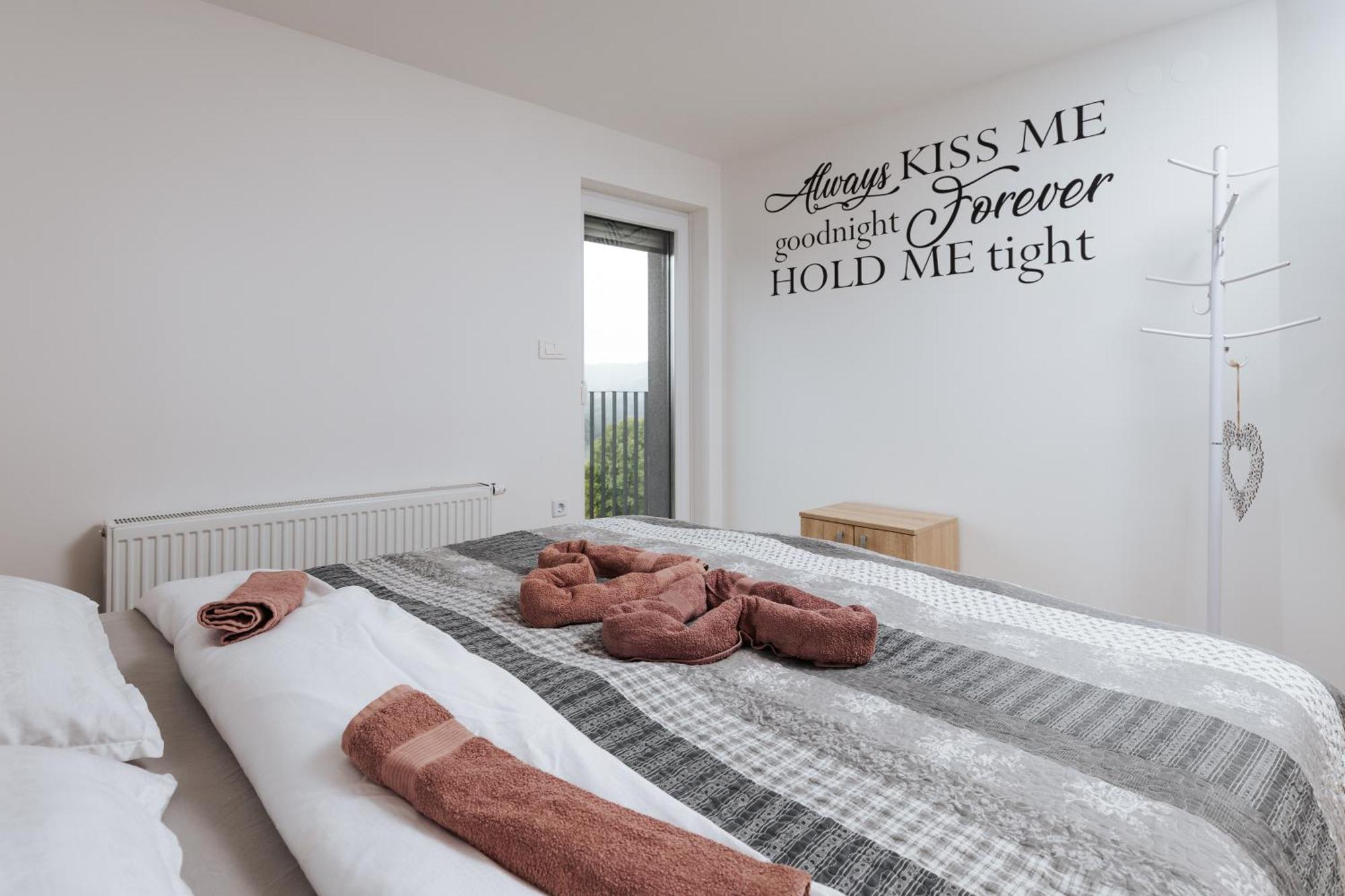 Tanja S Holiday Home In Nature With Sauna And Hot Tub Gorica pri Slivnici Extérieur photo